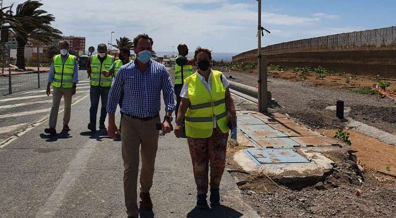 El concejal Eloy Santana con representantes de la empresa/TA.